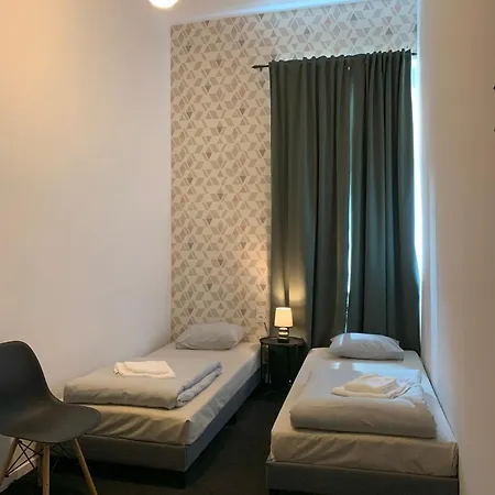 Hostal St48 New *